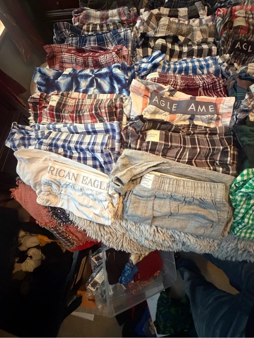 American Eagle Outfitters selling off